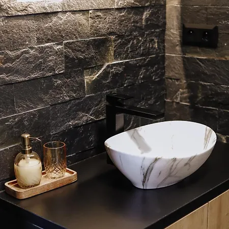 Andromeda Nyaraló *